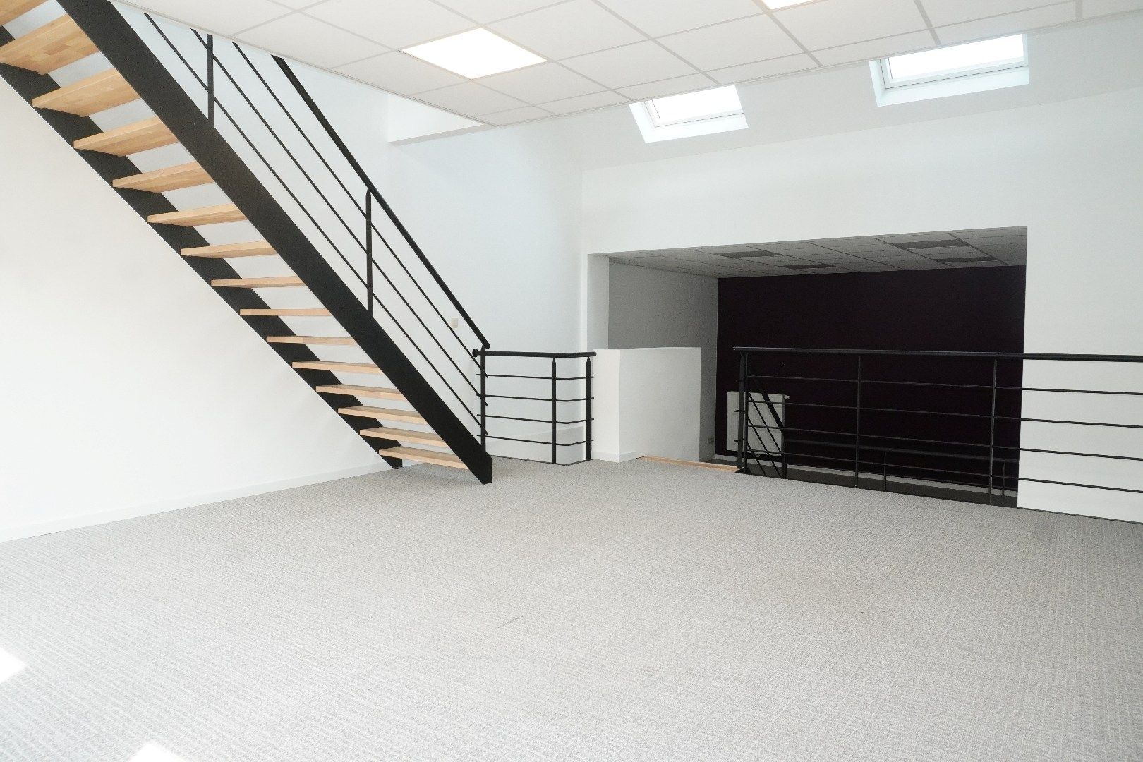 Veelzijdig handelspand in het centrum van Lokeren foto 8