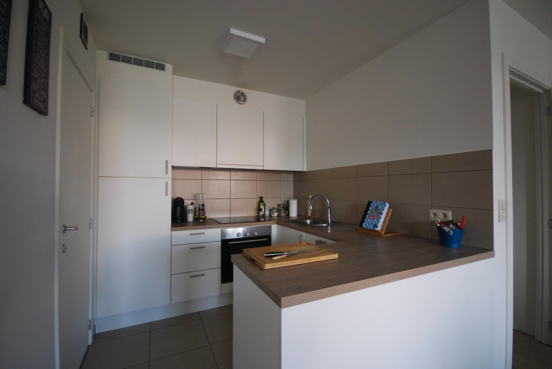 NIEUWBOUW APPARTEMENT MET TWEE SLAAPKAMERS EN TERRAS foto 2