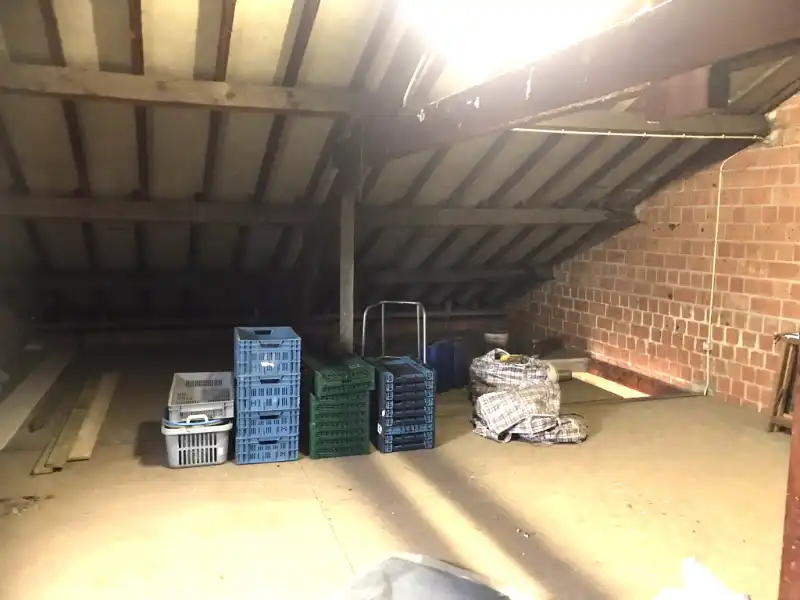 Te Grembergen : Woonst met terras en tuin - EN bijgebouw met garage- ruime parking in doodlopende straat nabij de spoorweg foto 30