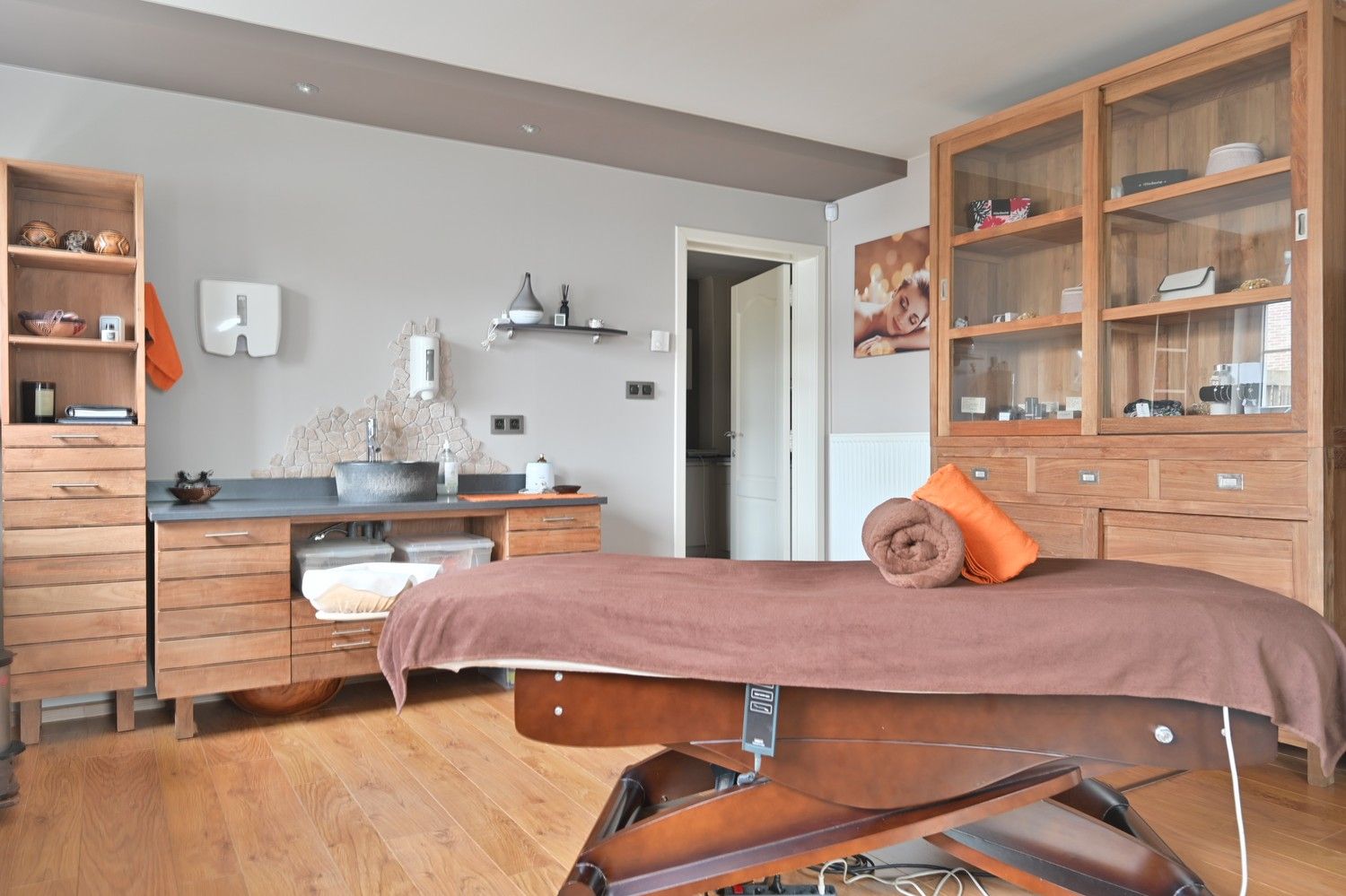 Riante woning met 5 slaapkamers (praktijkruimte), rustig gelegen nabij natuur foto 18