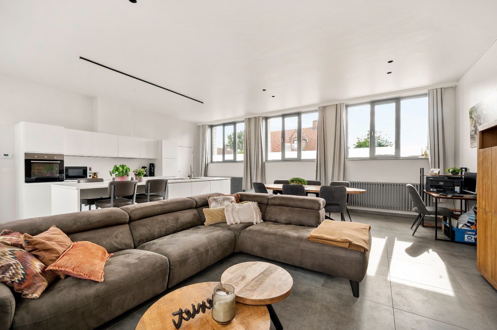 Smaakvol gerenoveerde woning met 3 slaapkamers en tuin. foto 2