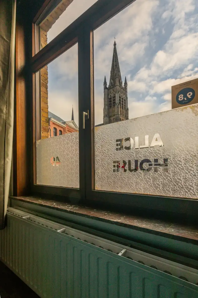 Centraal gelegen , vergunde vakantiewoning "Alice House" in Centrum Ieper met zicht op de kathedraal! foto 21