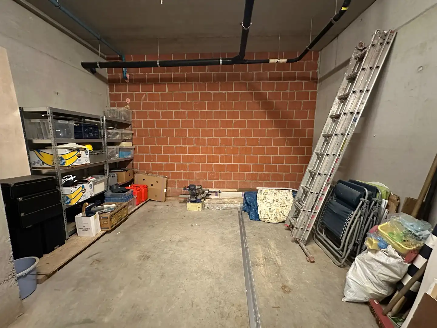 Ruime en recente garagebox (35 m²) in Nieuwpoort stad. foto 5
