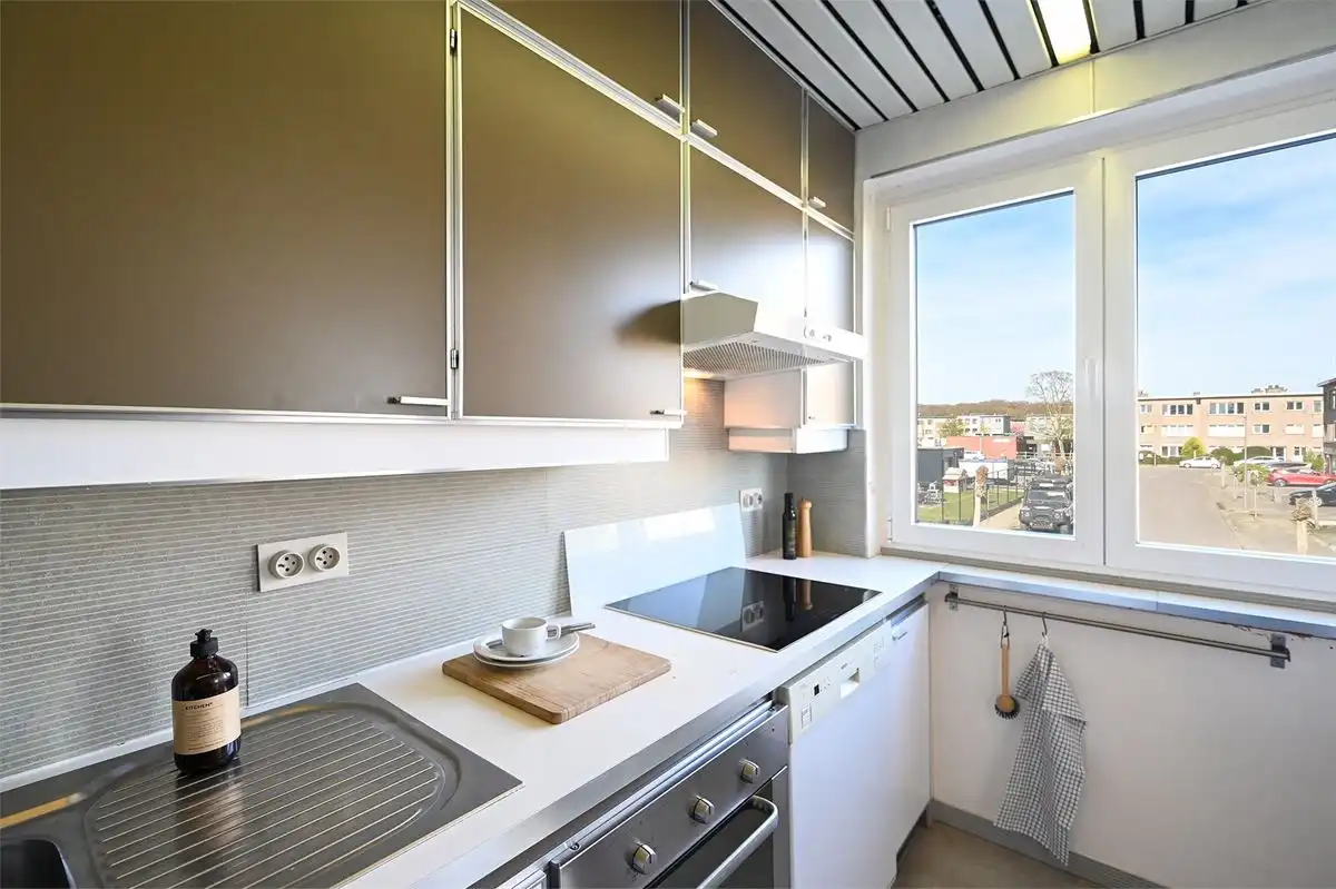 Ruime bel-etage met tuin en zonnig terras in Hoevenen foto 14