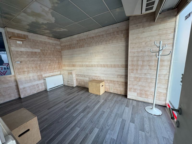 Handelspand tegenover Shopping1 foto 9