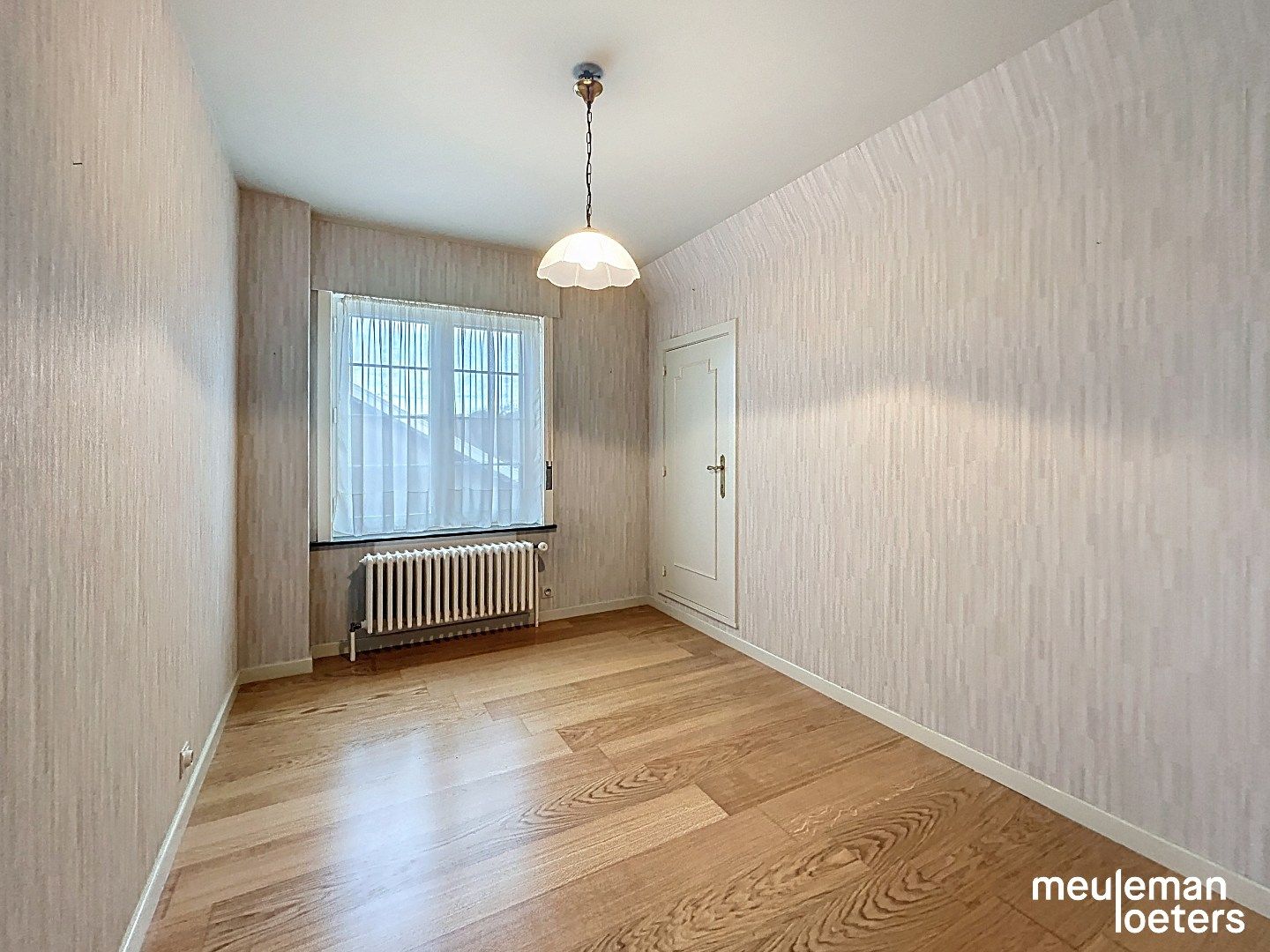 Ruime gezinswoning met garage foto 10