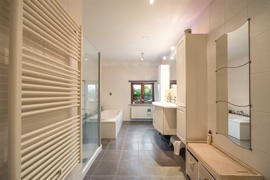 Energiezuinige woning met zwembad op uitstekende locatie in Schiplaken foto 17