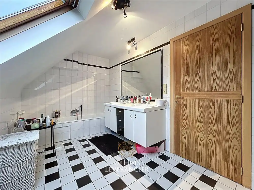 IN OPTIE - Lichtrijke villa met weids uitzicht in Duffel foto 18