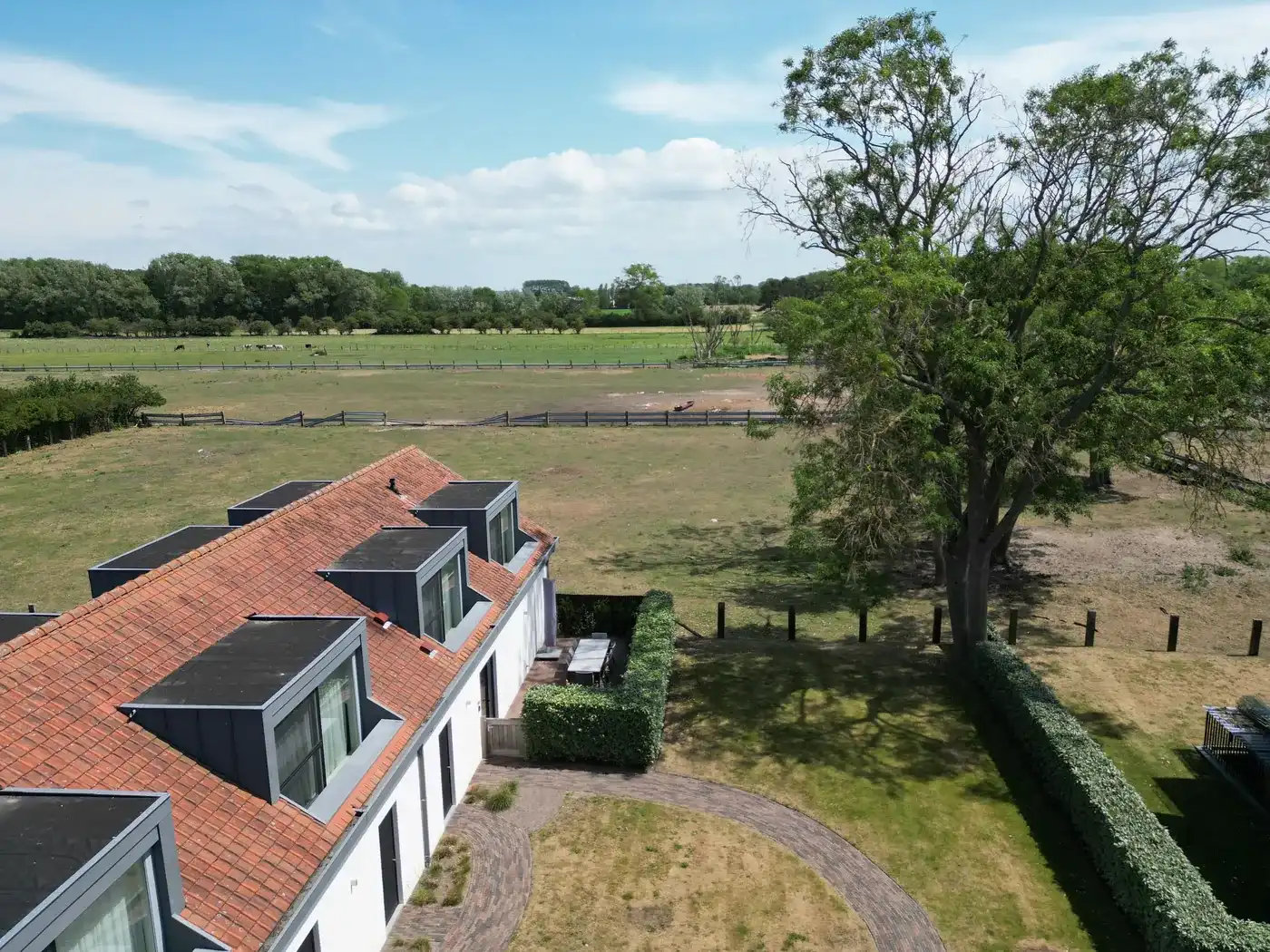Lichtrijke bel-etage woning nabij van het Oosthoekplein in Het Zoute foto 2