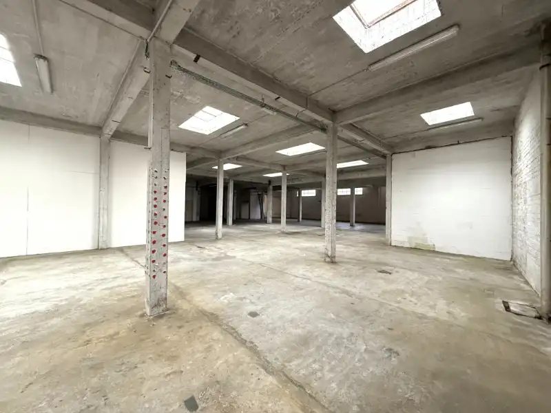 Ruime loods met tal van mogelijkheden foto 11