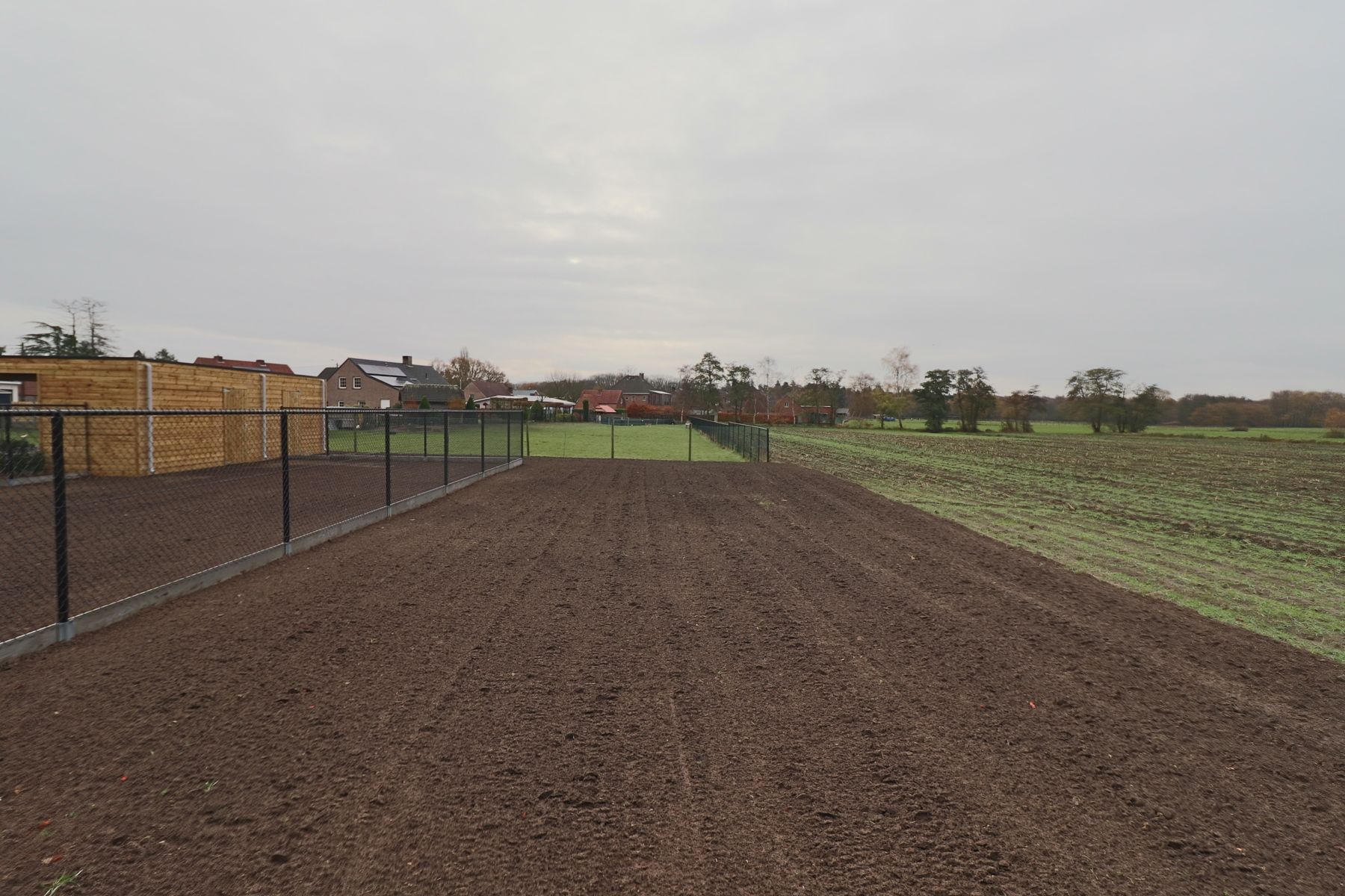 Halfopen woning met 3 slaapkamers en fietsenberging/carport op perceel van ca 540m² foto 21