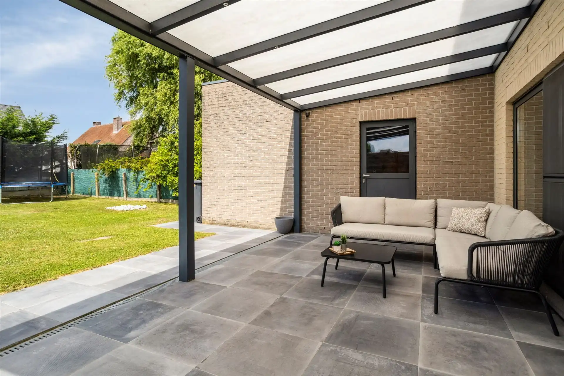 Instapklare woning met 3 slaapkamers en garage.  foto 18