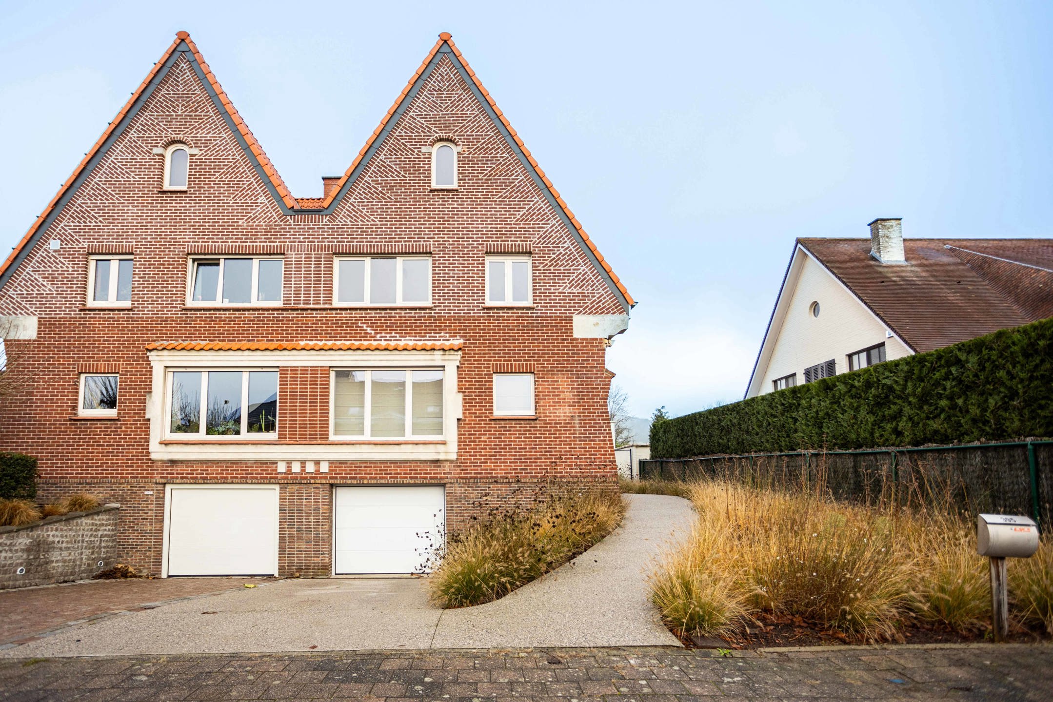 Kwalitatief gerenoveerde driegevelwoning met tuin foto 4