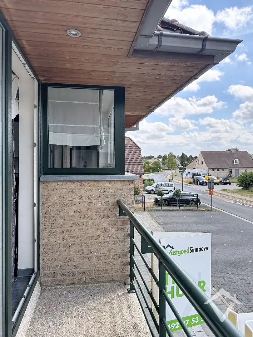 Instapklaar appartement met 2 slaapkamers, 2 bergingen en garage te Eernegem foto 11