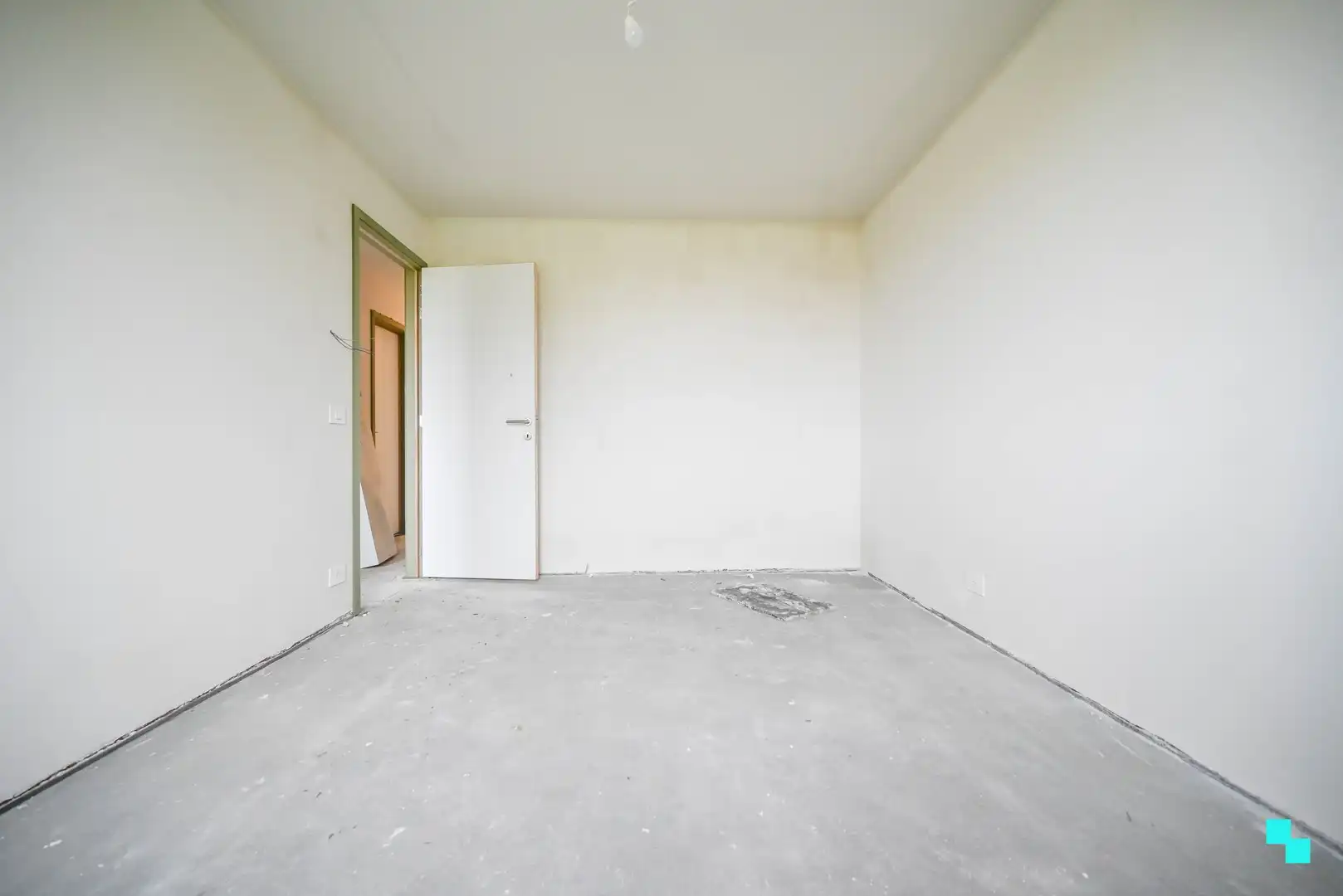 Halfopen nieuwbouwwoning met landelijke verzichten foto 12