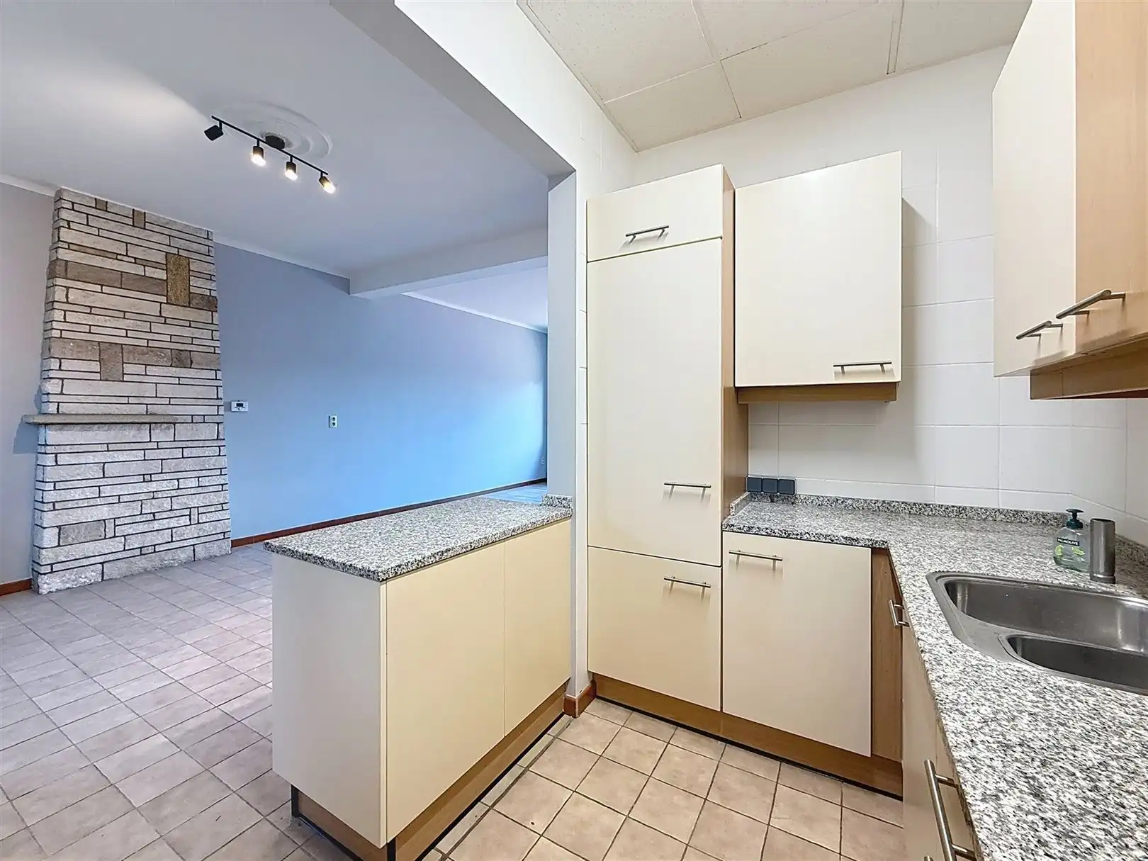 Halfopen bebouwing met 2 slpks, terras, garage foto 11