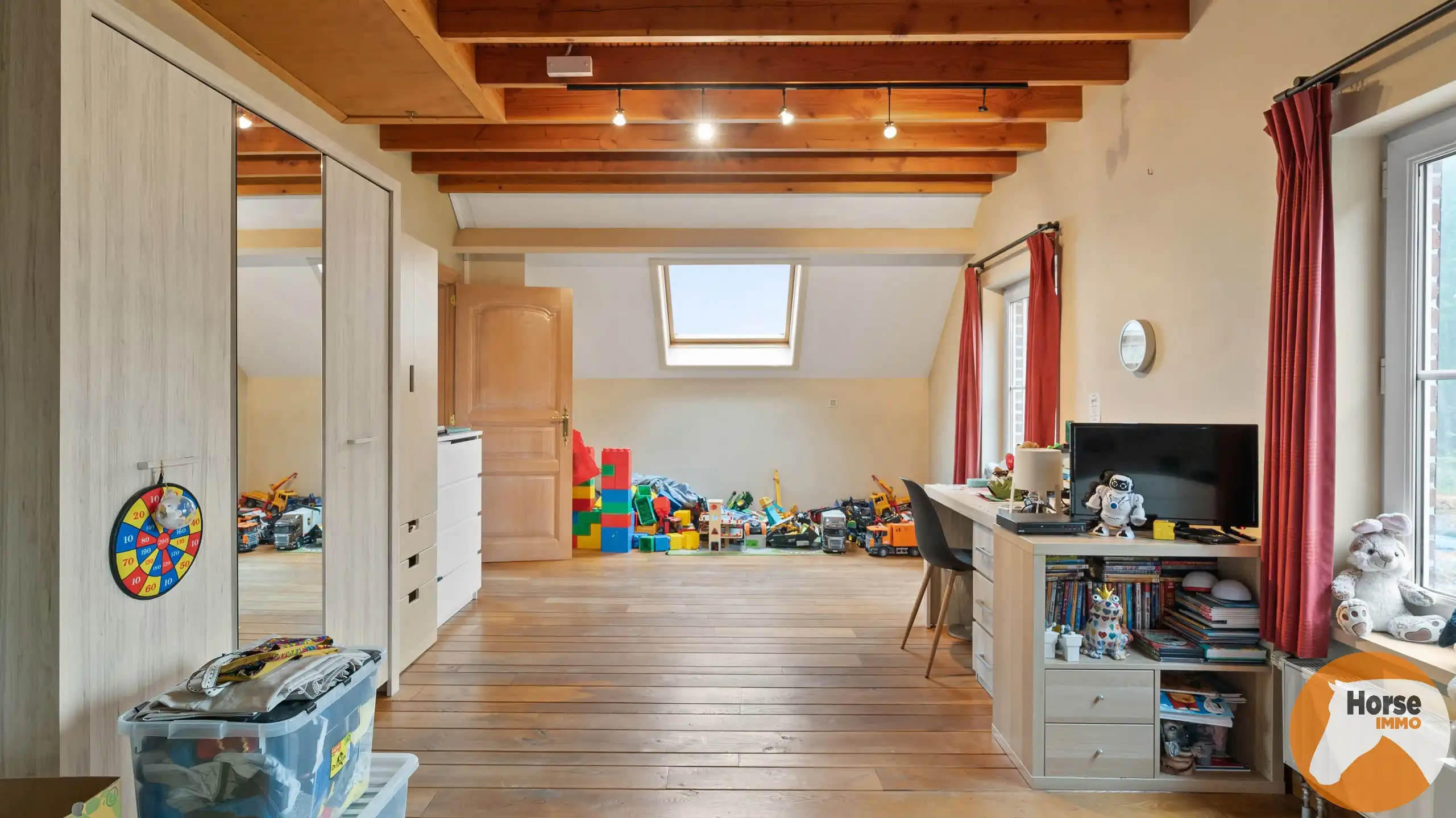 TOLLEMBEEK - Prachtige woning met 3 loodsen op +-2,9ha. foto 17