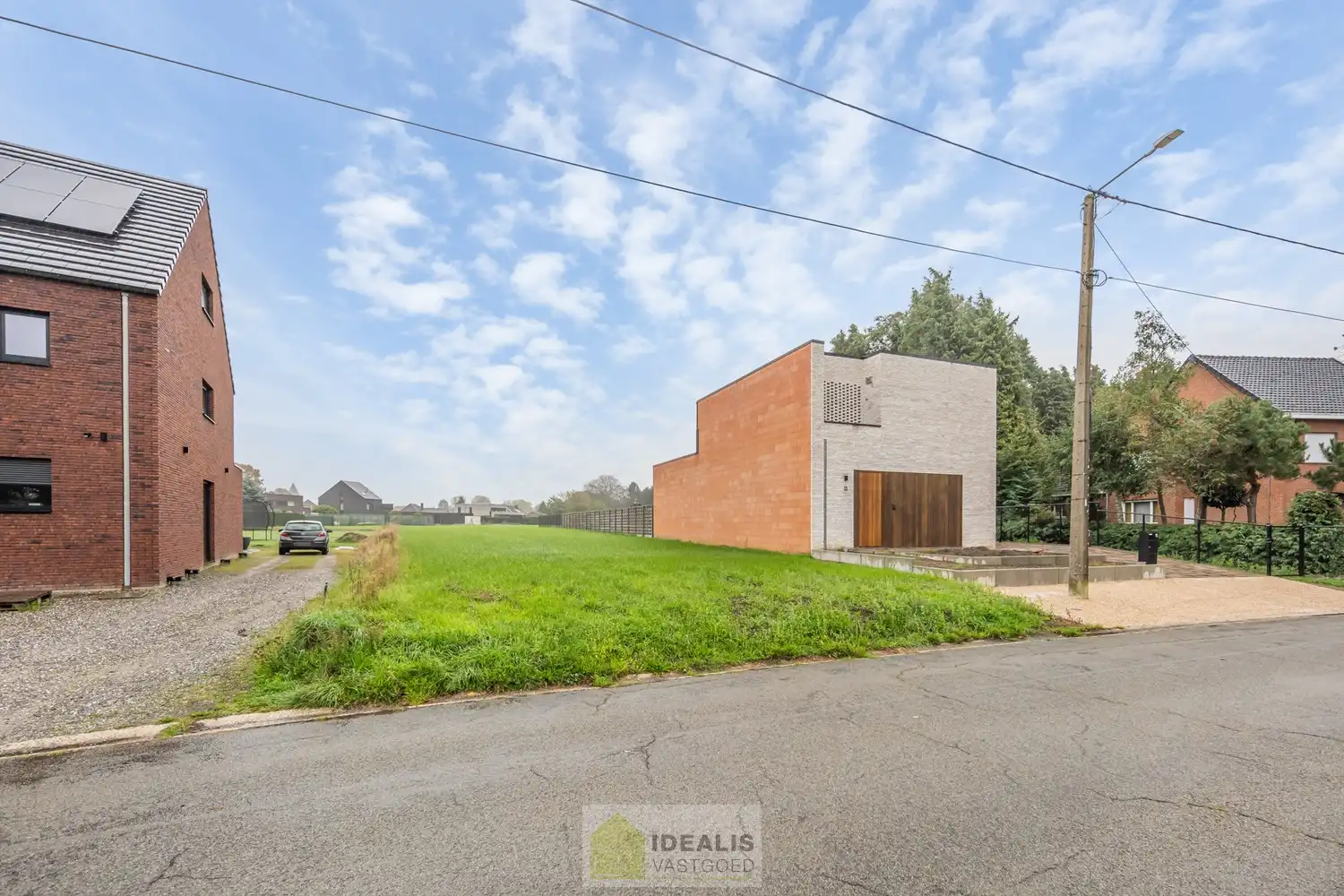 KNAPPE BOUWKAVEL GESCHIKT VOOR HALFOPEN BEBOUWING VAN 12A 94CA OP EEN AANGENAME GROENE LOCATIE IN HEPPEN, LEOPOLDSBURG! Deze bouwkavel met een oppervlakte van 12a 94ca  biedt de mogelijkheid voor het bouwen van een knappe ééngezinswoning op een heerlijke plek in een residentiële wijk. Zo zijn basisschool, supermarkt, bakker, apotheek, horeca op fietsafstand bereikbaar. Zeer geschikt voor kandidaten op zoek naar een rustig gelegen bouwkavel met achterliggend agrarisch gebied! foto 9