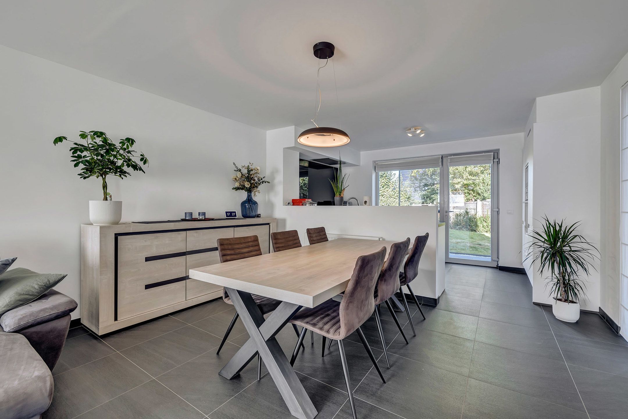 Recente woning op rustige locatie foto 5