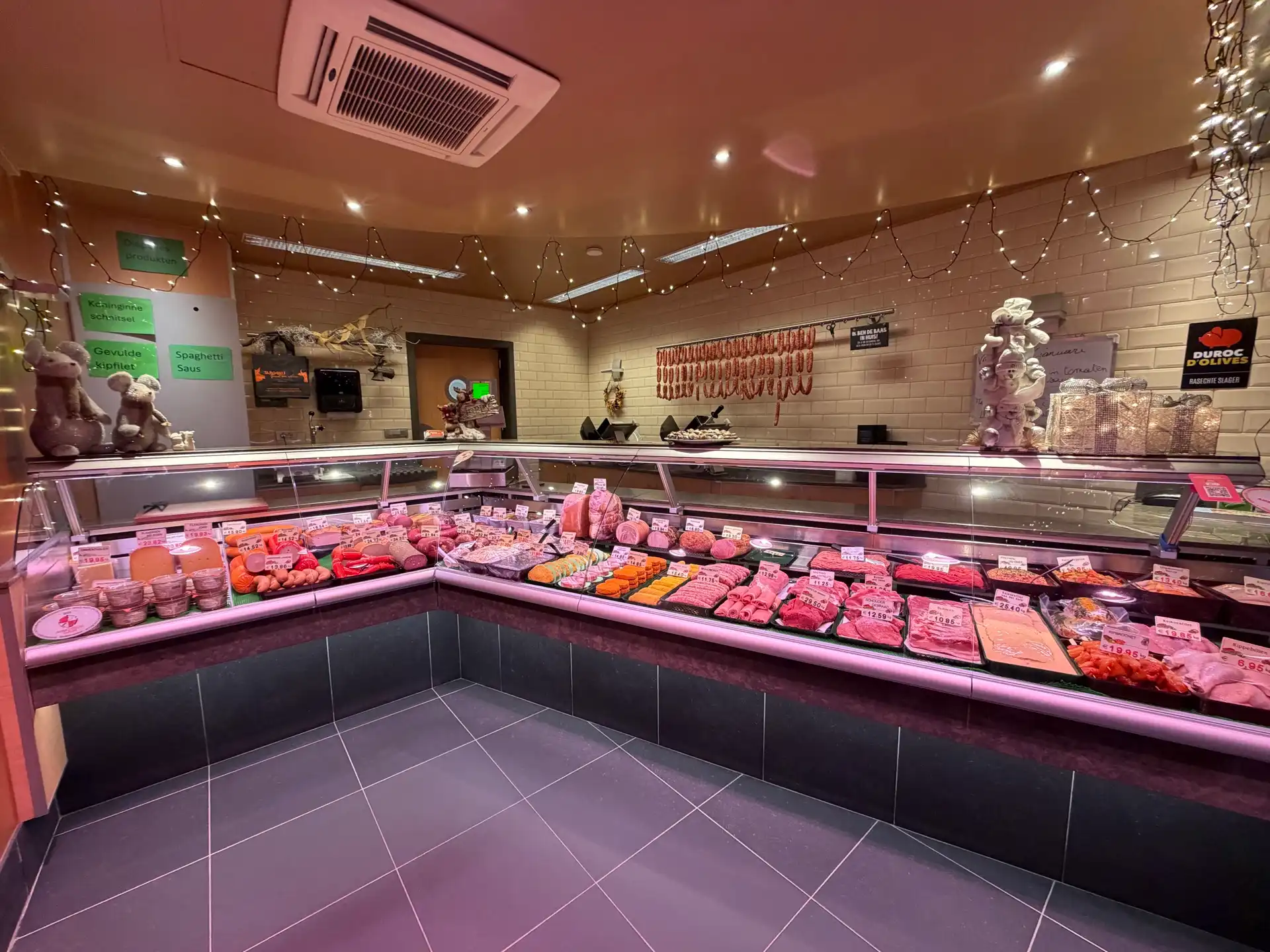 Topgelegen handelspand met woonst foto 6