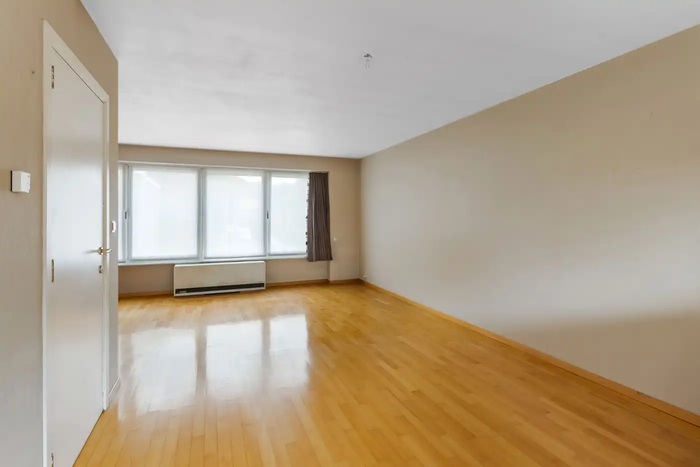 Centraal gelegen, op te frissen woning met 2 à 3 slpk., inpandige garage en tuin foto 7