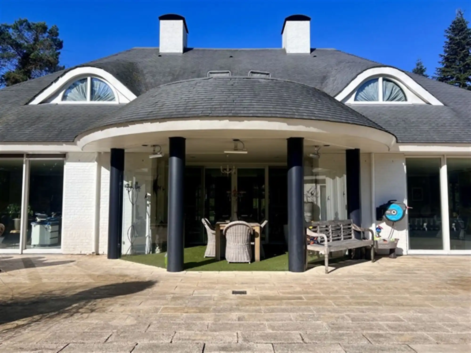 Statig landgoed met binnenzwembad op toplocatie foto 13