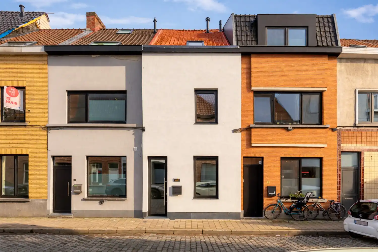 Pas gerenoveerde aantrekkelijke A-label stadswoning met zonnige diepe tuin foto {{pictureIndex}}