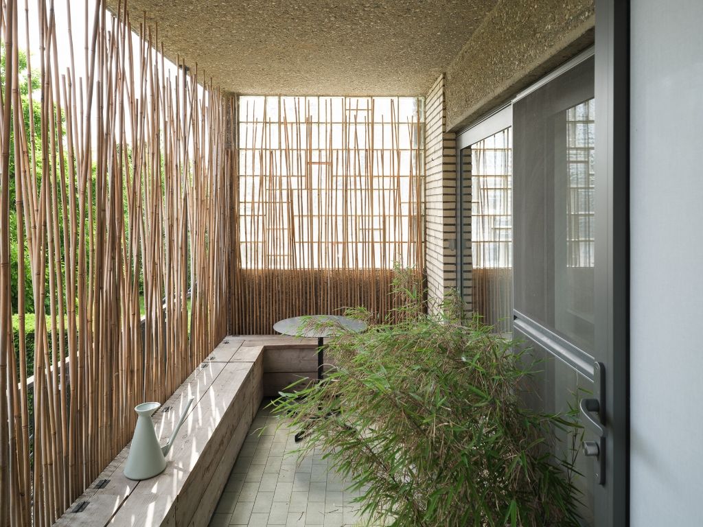 Kwalitatieve design bel-étage met 3 slaapkamers (mogelijkheid tot 5), bureauruimte en goed georiënteerde tuin te Sint-Amandsberg. foto 12