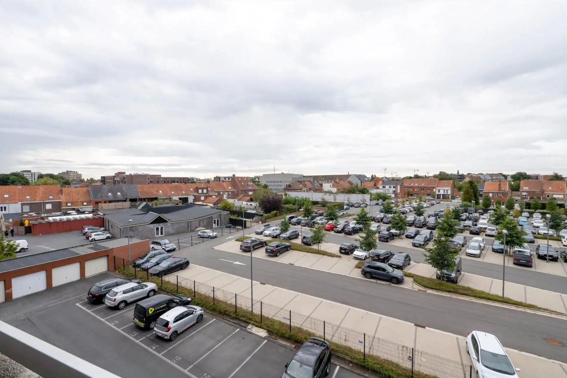 Appartement met 2 slaapkamers en autostandplaats te Roeselare  foto 13