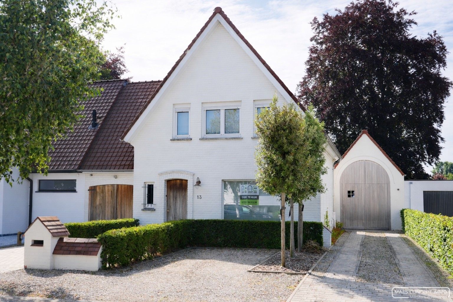 Uiterst charmante woning te huur in het centrum van Waregem foto {{pictureIndex}}