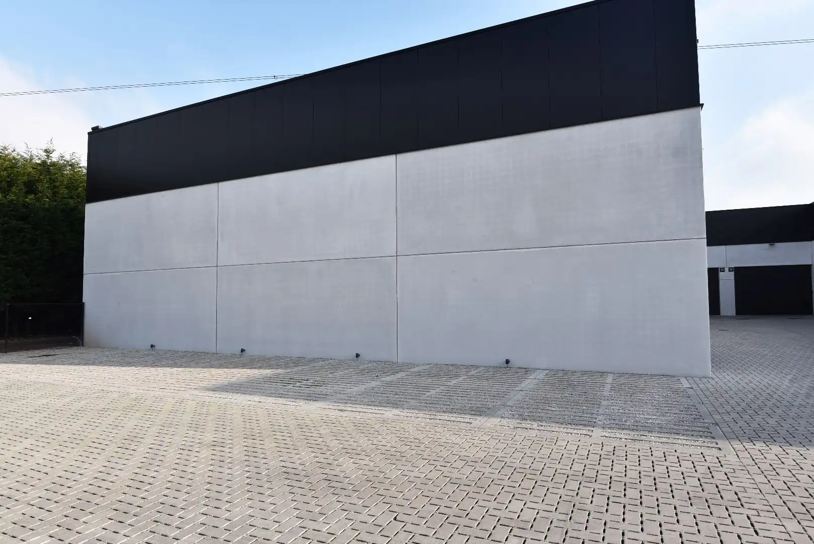 Goed gelegen nieuwbouw KMO-unit 267m² te Eeklo foto 6