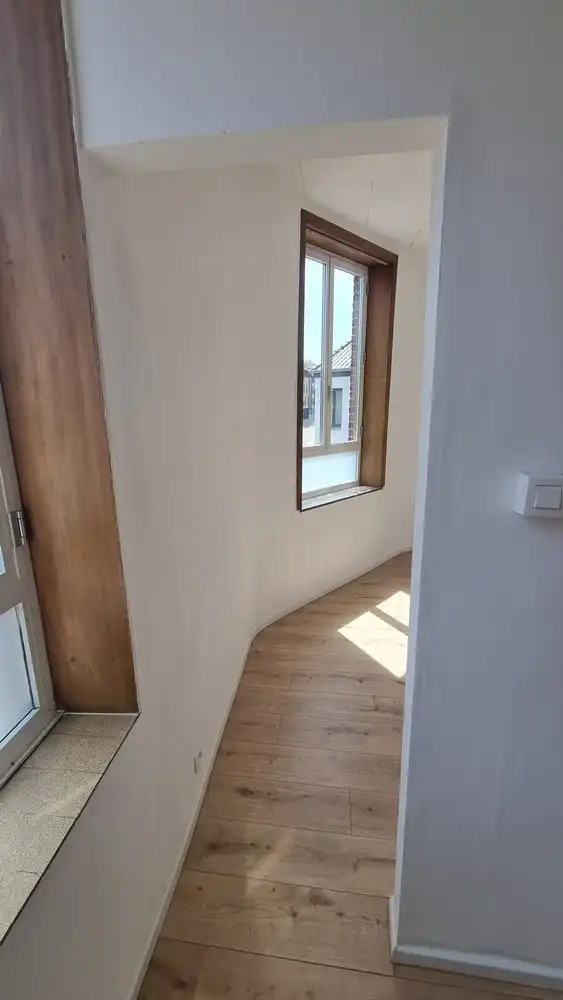 Lichtrijke hoekwoning in hartje Sint-Truiden foto 20