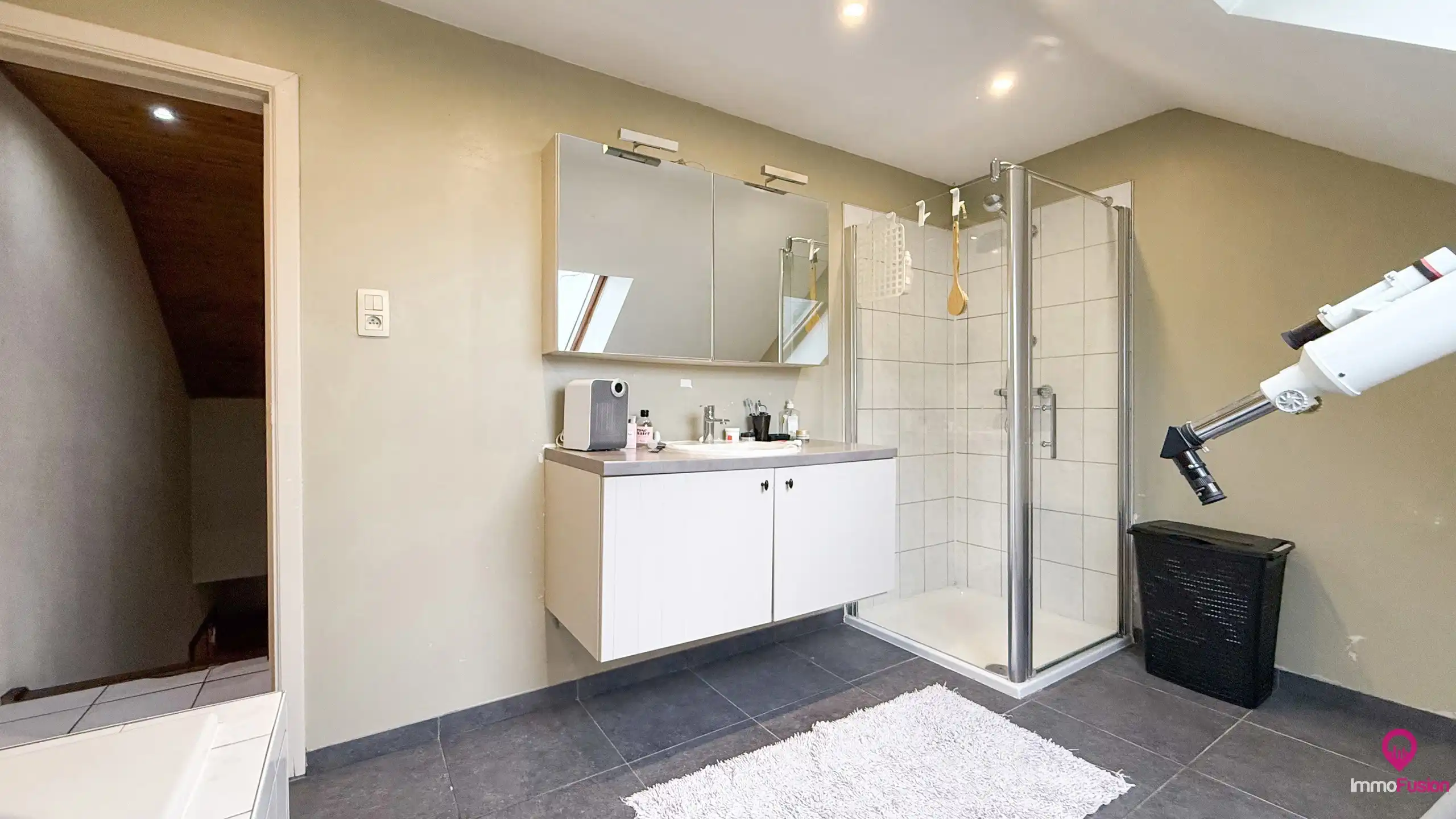 Prachtige landelijke woning met grote omheinde tuin en 3 slpk! foto 27