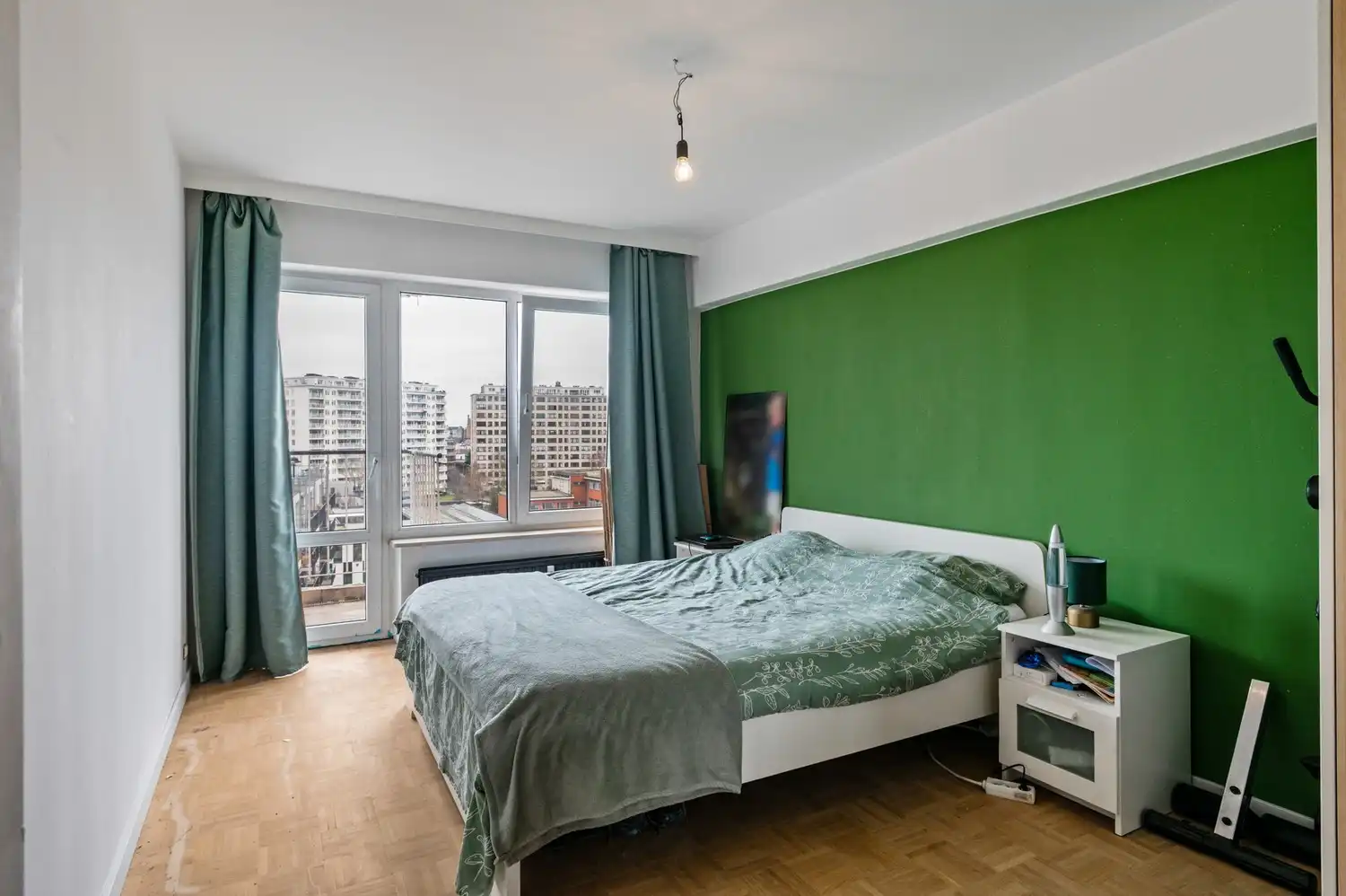 Gerenoveerd appartement met 2 slaapkamers en staanplaatsen te Antwerpen! foto 11