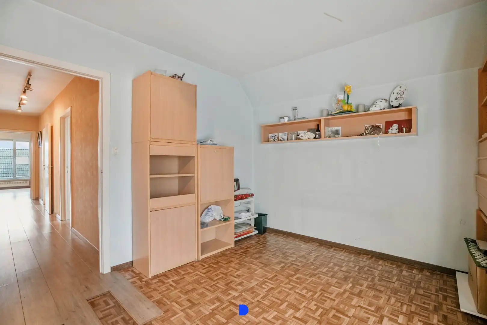 Handelspand met woonst op commerciële ligging. foto 25