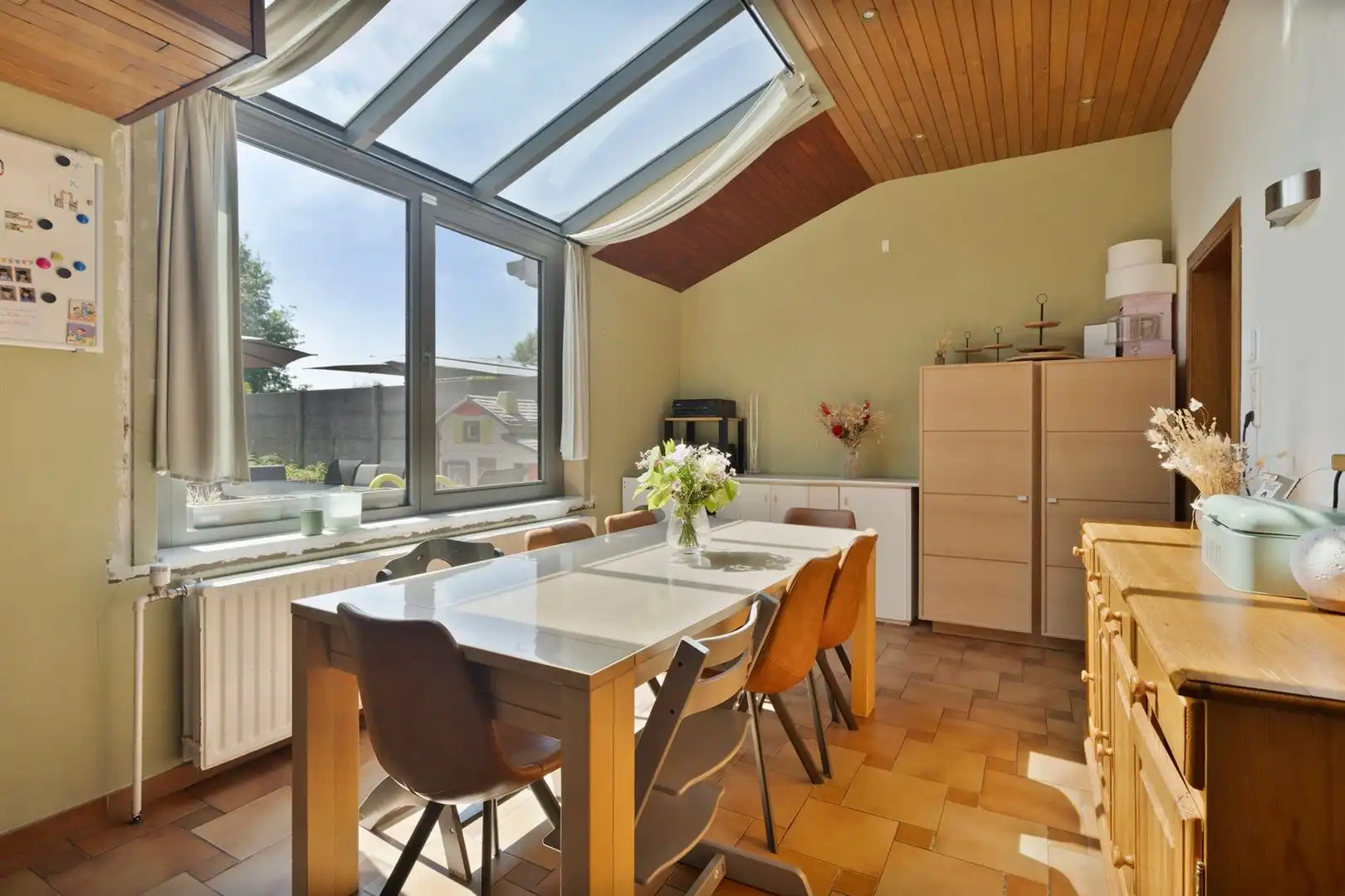HOB met 3 slaapkamers, veel ruimte en licht, een dieplopende tuin en veel potentieel foto 11