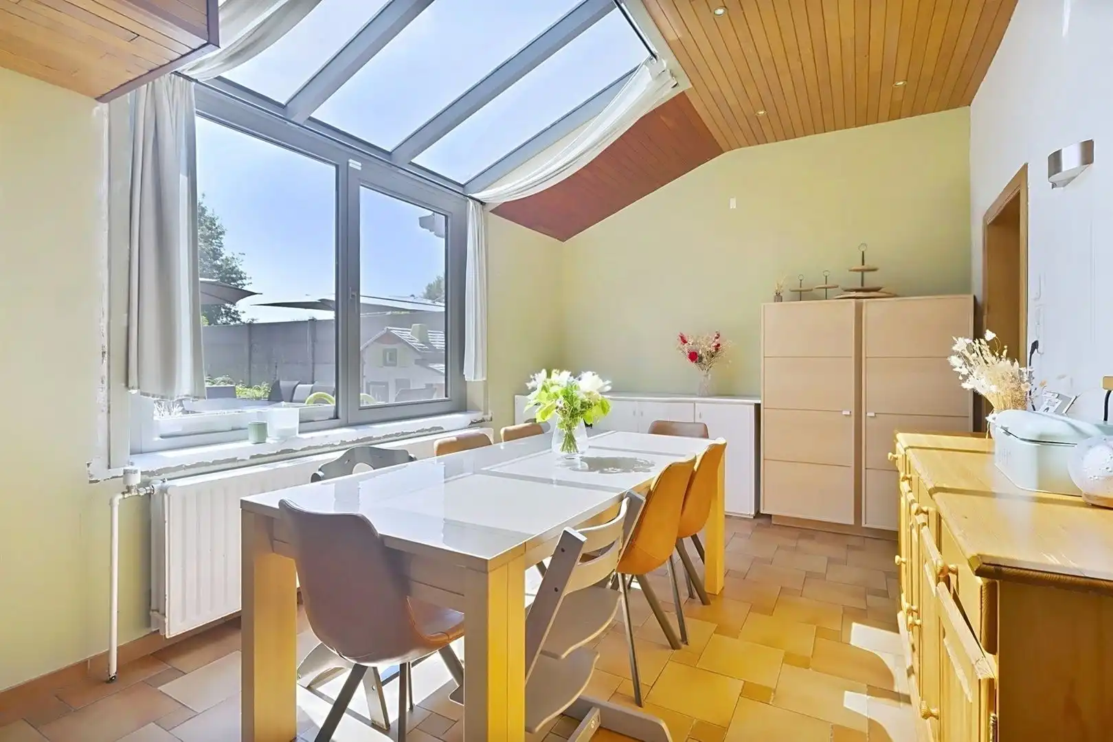 HOB met 3 slaapkamers, veel ruimte en licht, een dieplopende tuin en veel potentieel foto 11