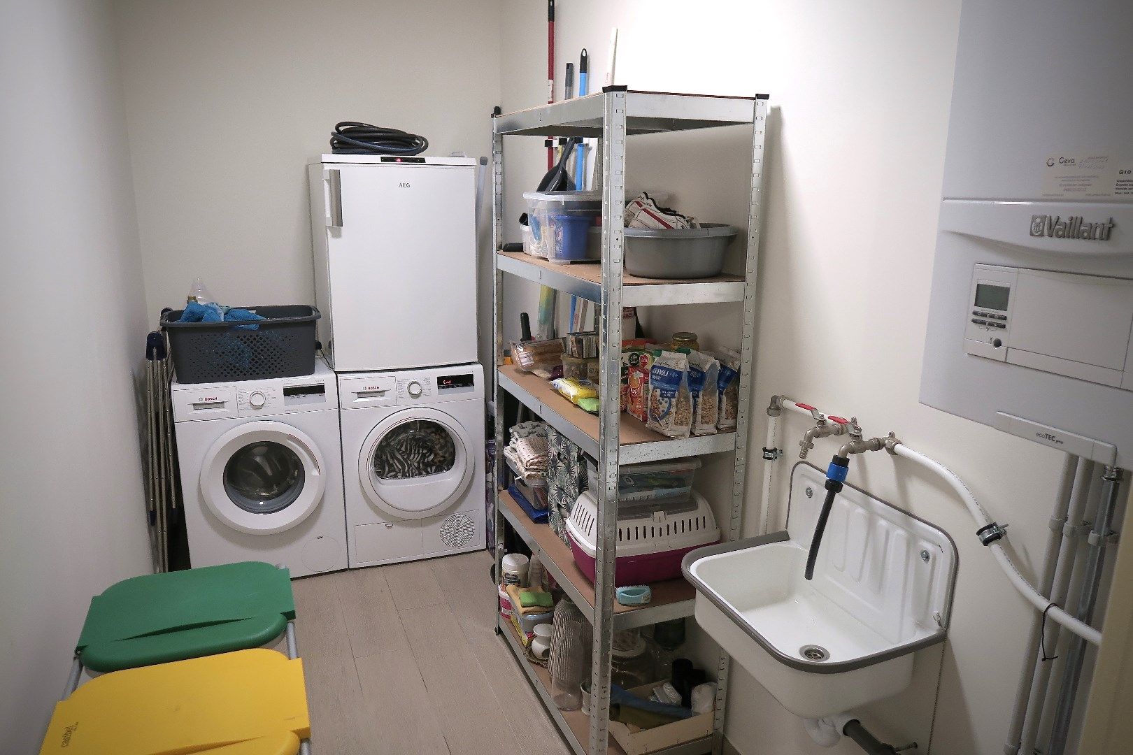 Bijna-nieuwbouw gelijkvloers appartement met tuin. foto 16
