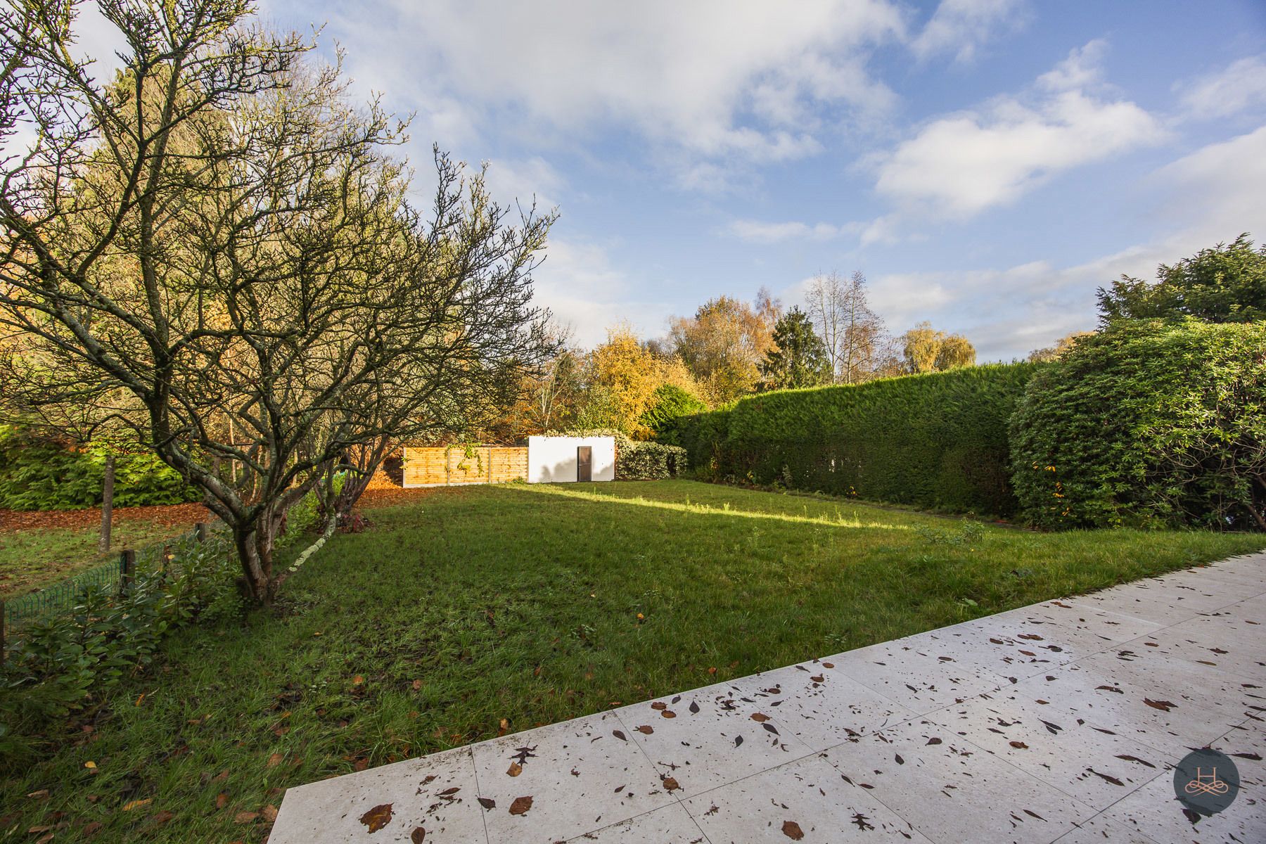 Prachtige villa omgeven door groen foto 21