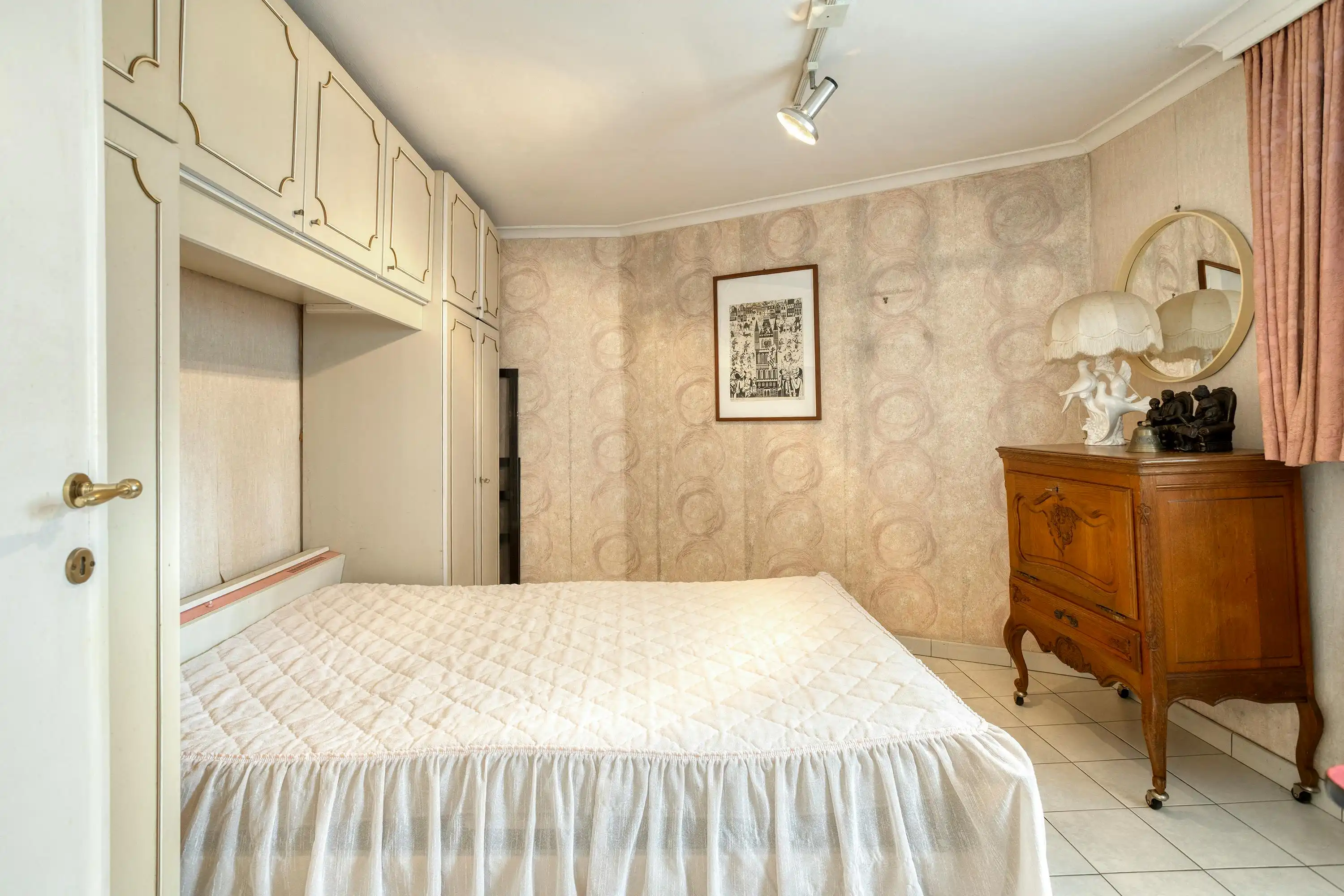 Ruime woning in Ieper met stadstuin en inpandige garage  foto 19