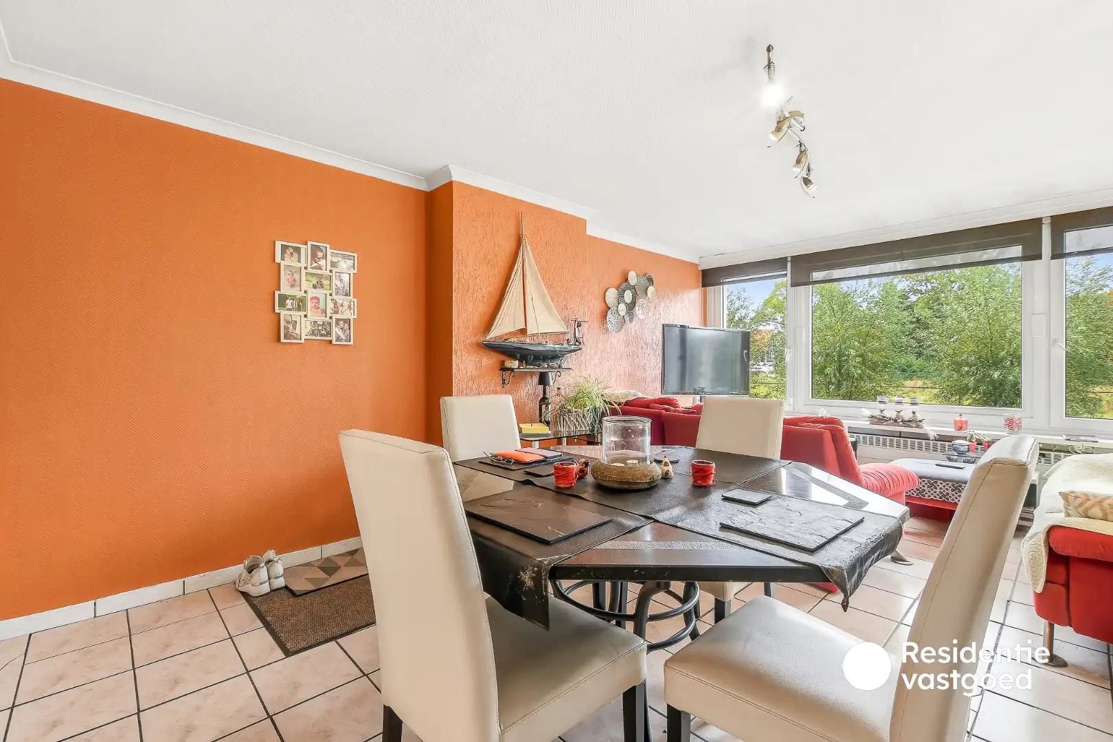Tweeslaapkamerappartement met privatieve staanplaats nabij het centrum van De Haan foto 3