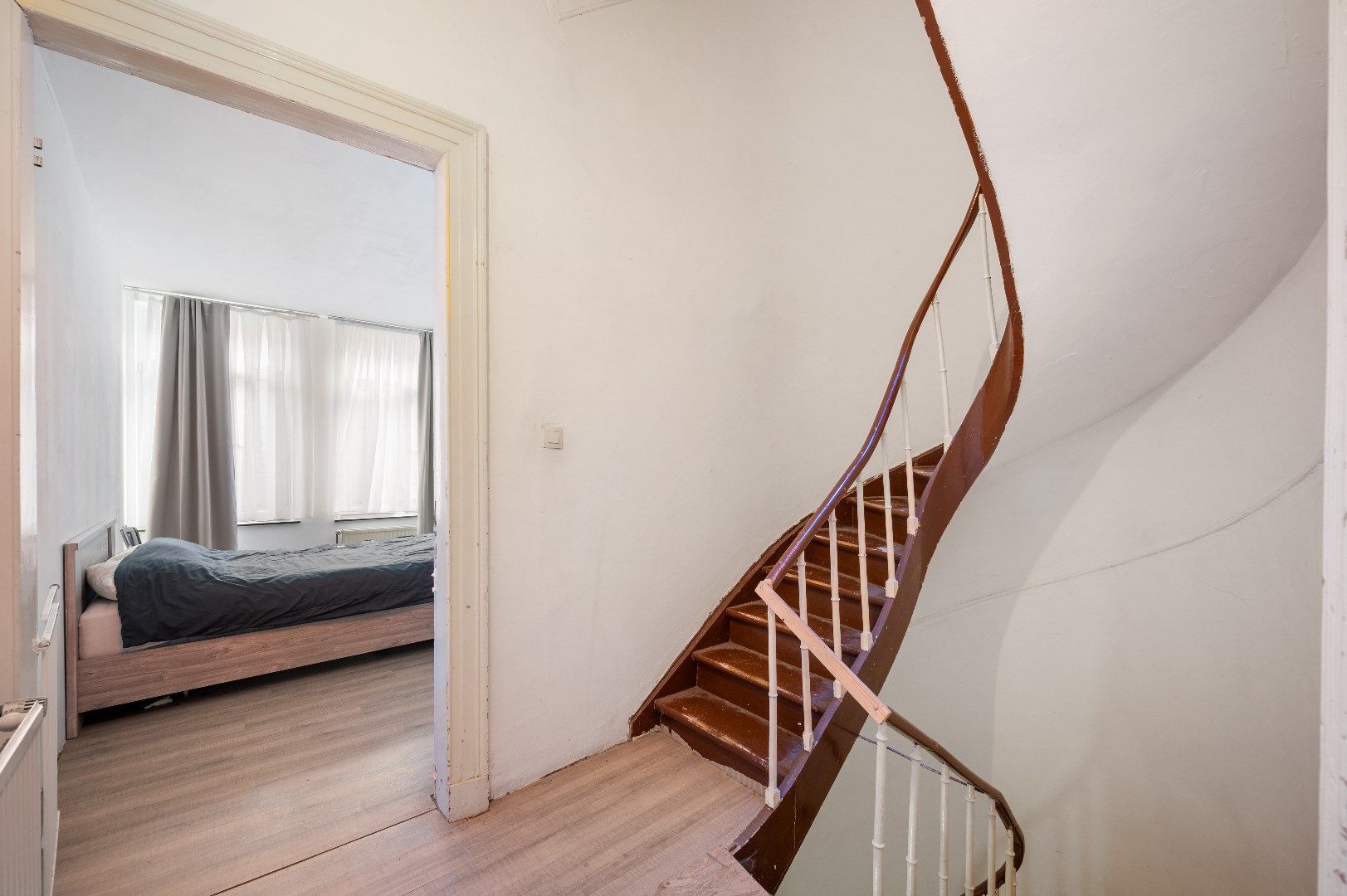 Centraal gelegen gezinswoning met 6 slaapkamers foto 12