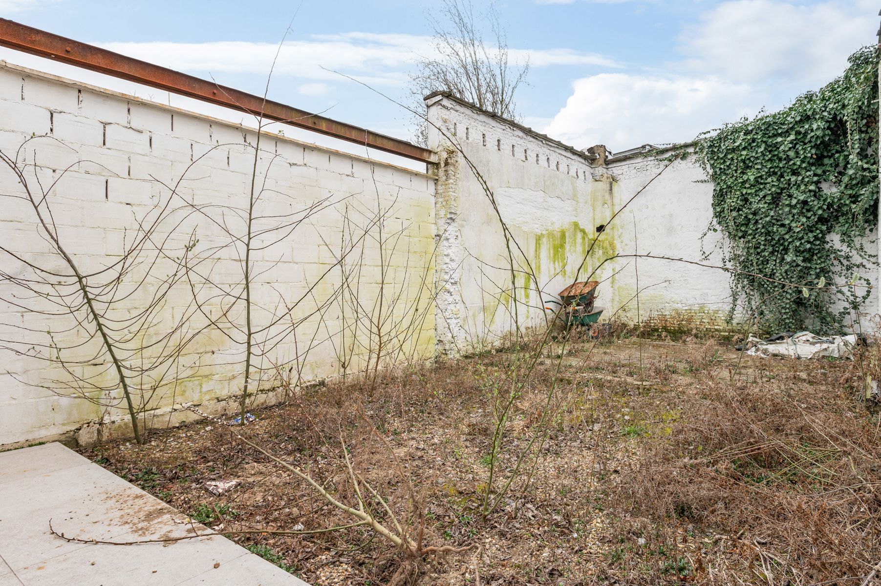 Luxe gerenoveerde woning met 4 slpk en garage foto 16