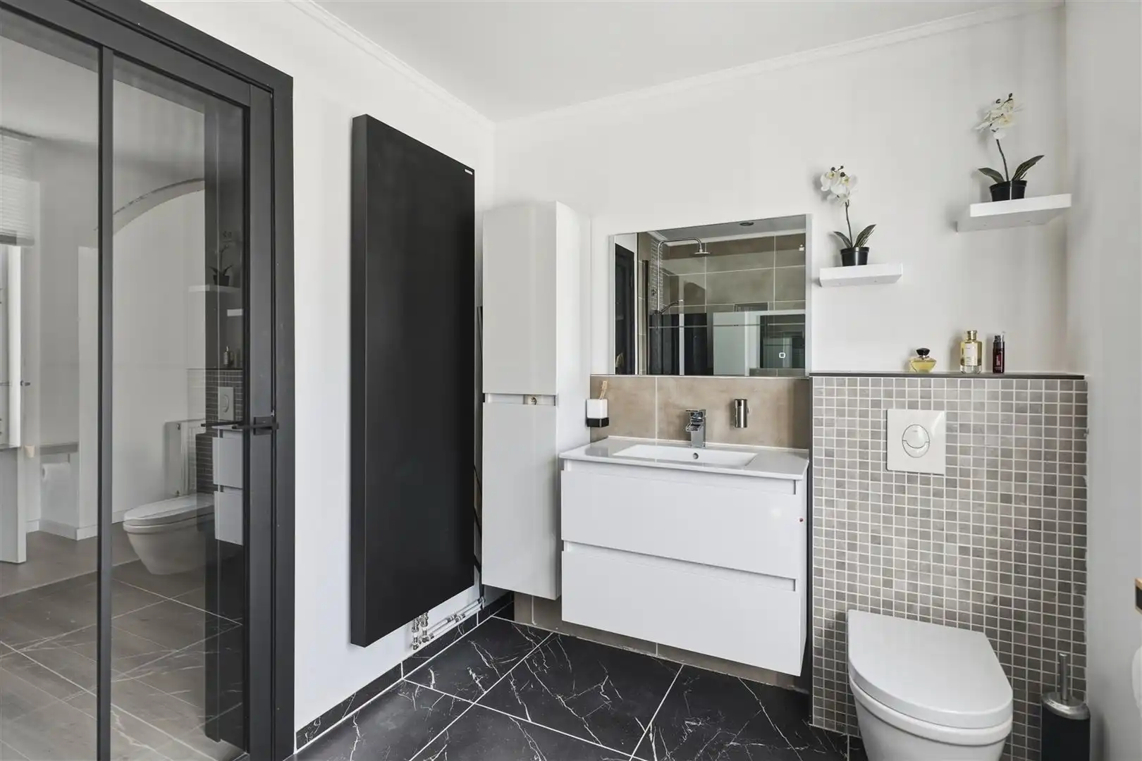 Volledig gerenoveerde gezinswoning met 5 slaapkamers foto 12