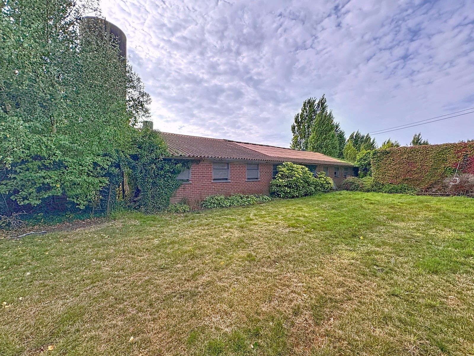 Te renoveren hoeve op crica 1 ha op GOEIE ligging! foto 13