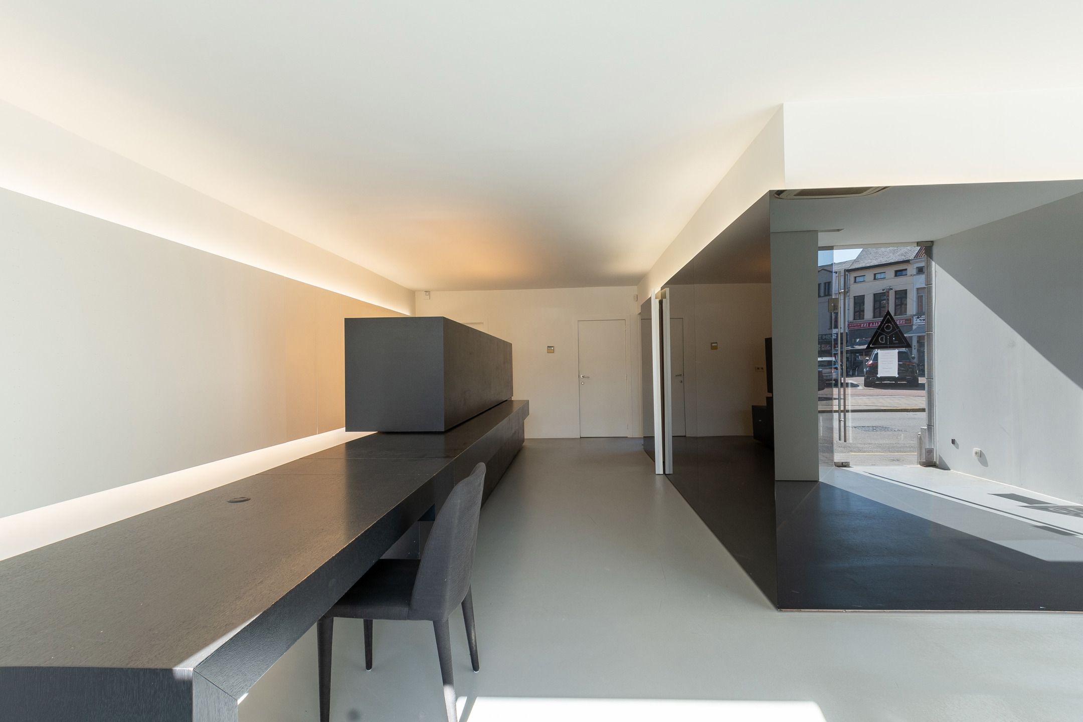 Burgerhuis in neorococostijl - handelshuis & 4 appartementen foto 3