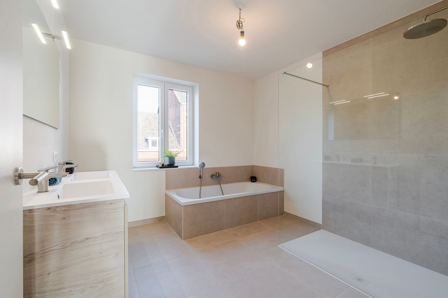 Tijdloze, gesloten woning foto 10