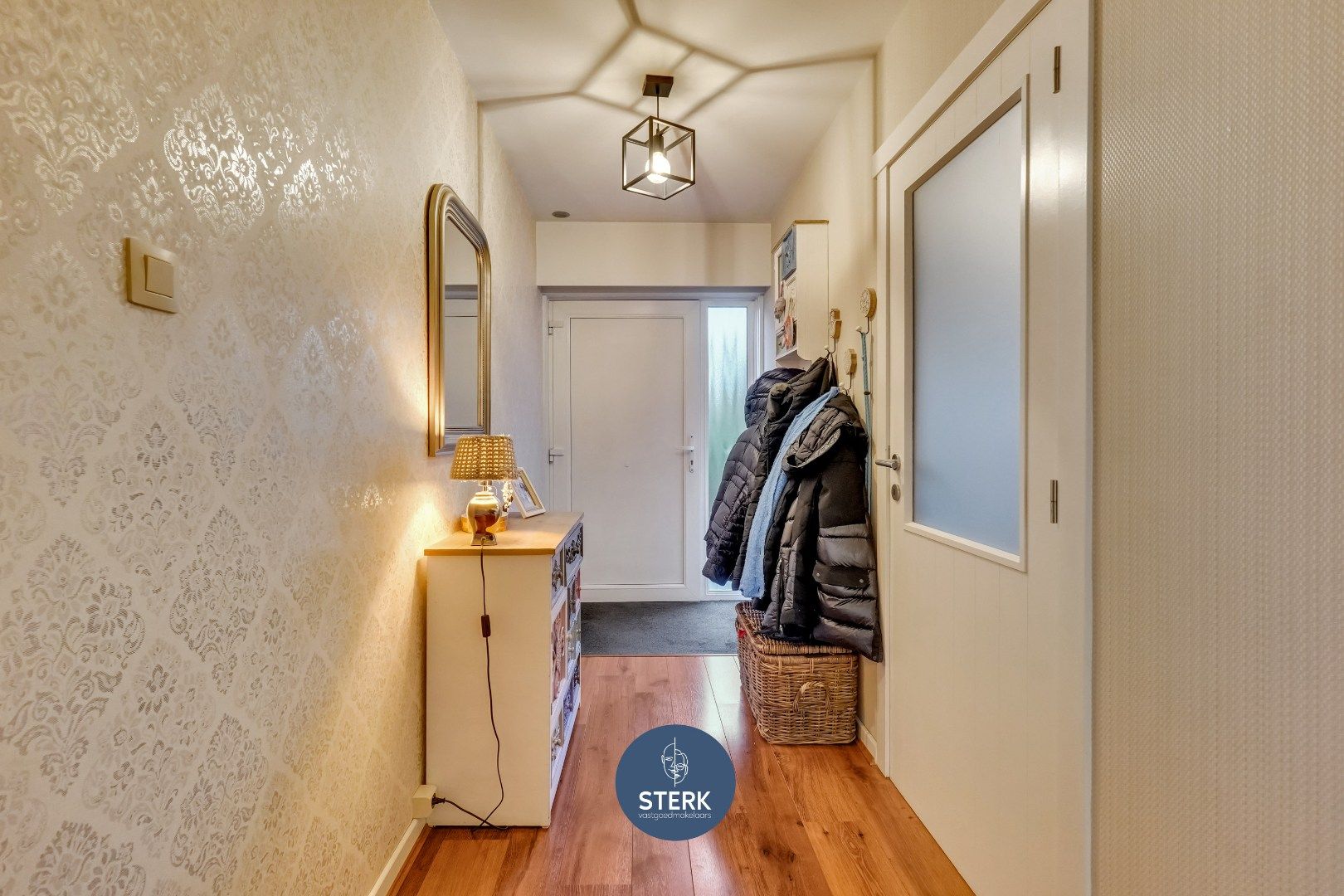 VERZORGDE GEZINSWONING MET 4 SLPKS IN EEN GROENE OMGEVING TE GELLIK !  foto 5