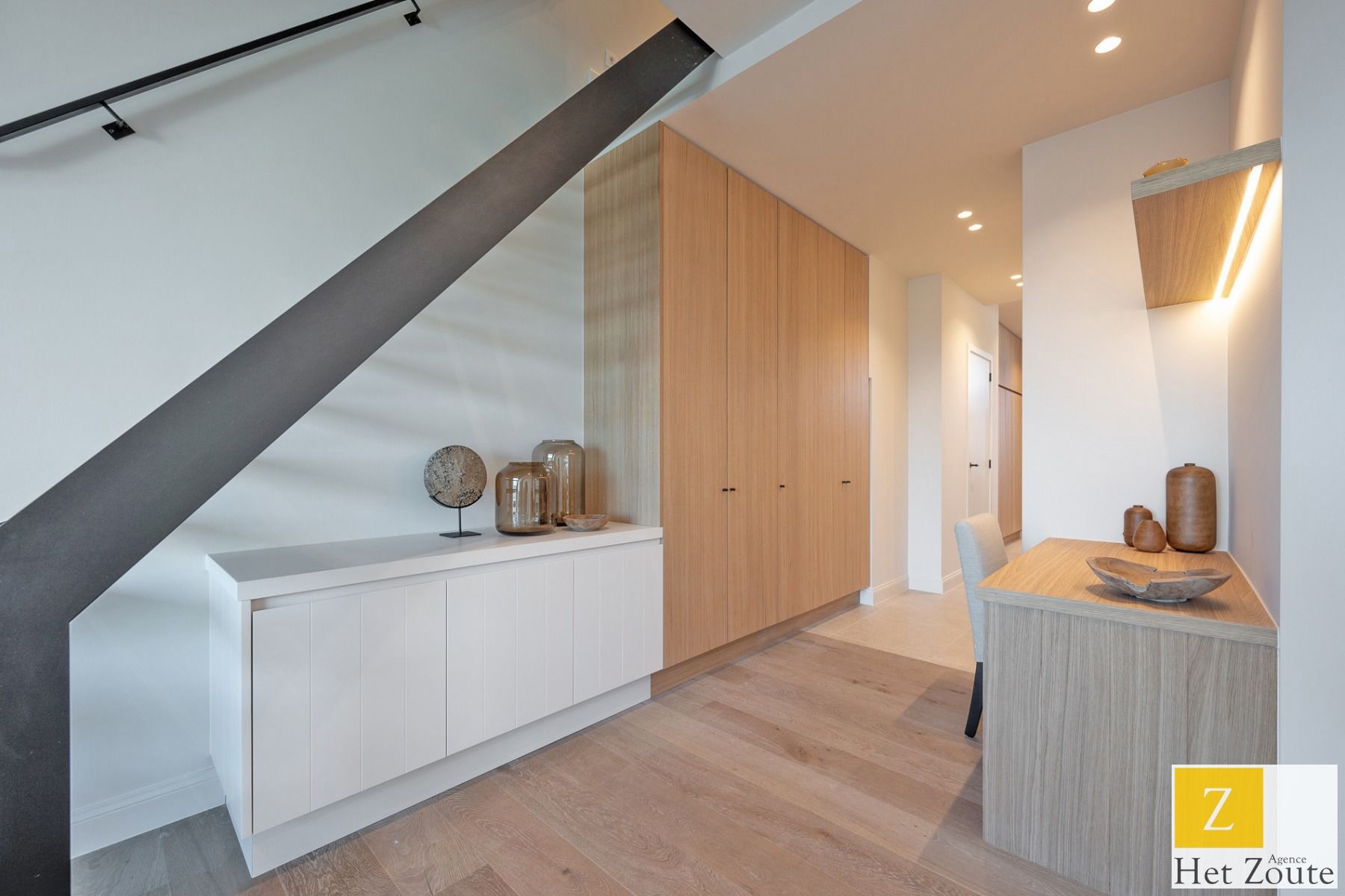 Nieuwbouw penthouse met terras - zicht op approach en zee foto 21