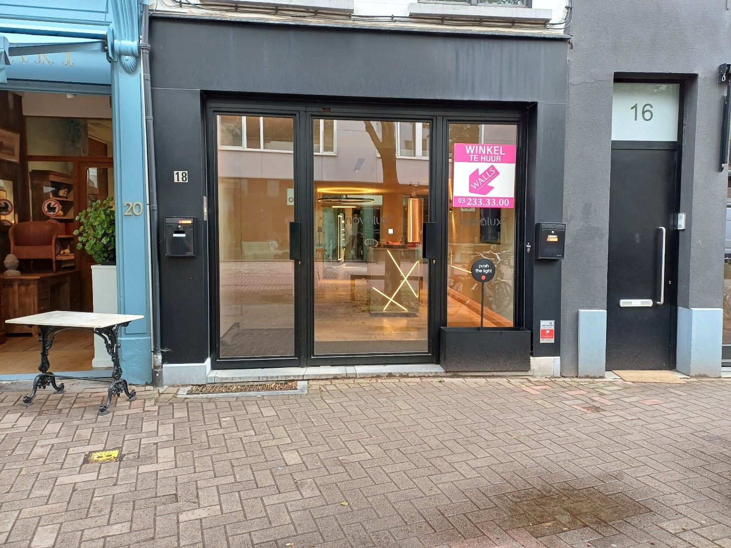 Mooie winkel in de Kloosterstraat foto 9